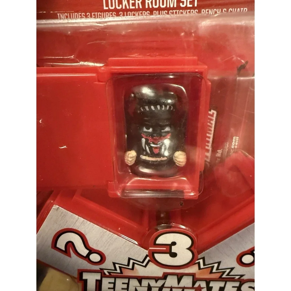 WWE‎ Wrestling TeenyMates Finn Balor Locker Room Set Accessory Pack